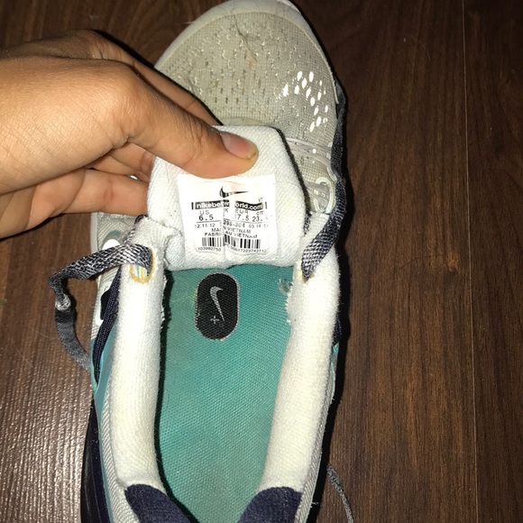 Nike sneakers - Picture 2 of 4